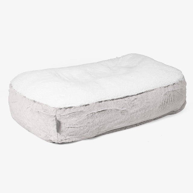 Lettino per Cani Sloucher Medio - Eco-pelliccia di Coniglio Grigio Chiaro 01