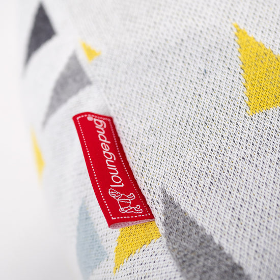 Poggiapiedi Piccolo - Lavorato a Maglia Triangolo Geometrico 02