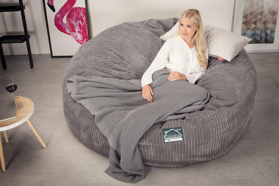 Lounge Pug, Pouf Sacco Gigante King Size XXL, C3000L CloudSac, Imbottito Di Fiocchi Di Lattice e Poliestere, Velluto a Coste Grafite