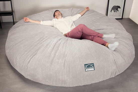 Lounge Pug, Pouf Sacco Gigante Titanico XXXXXL, C5000L CloudSac, Imbottito Di Fiocchi Di Lattice e Poliestere, Velluto a Coste Avorio