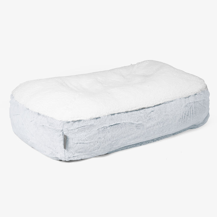 Lettino per Cani Sloucher Medio - Eco-pelliccia di Coniglio Azzurro Polvere 01