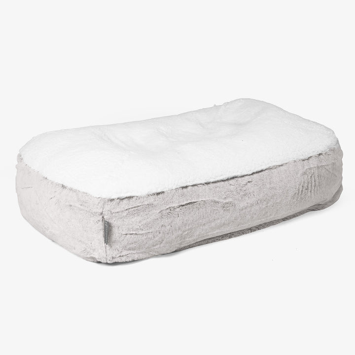 Lettino per Cani Sloucher Medio - Eco-pelliccia di Coniglio Grigio Chiaro 01