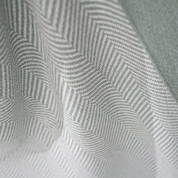 Coperta / Plaid - Lavorato a Maglia Tessuto a Spina di Pesce Azzurro Uovo di Anatra Fabric Close-up Image