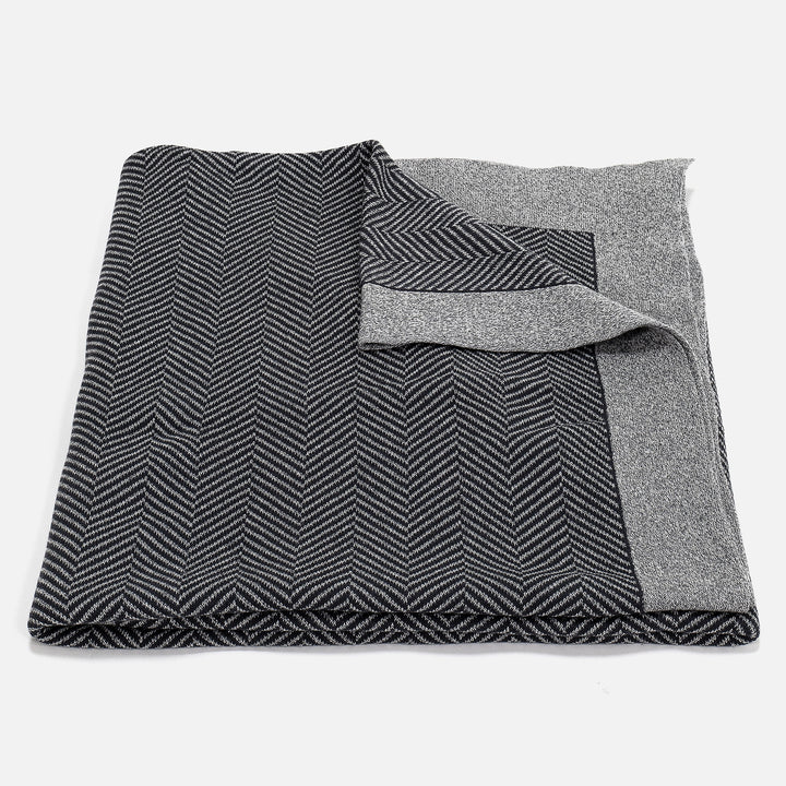 Coperta / Plaid - Lavorato a Maglia Tessuto a Spina di Pesce Grigio 02