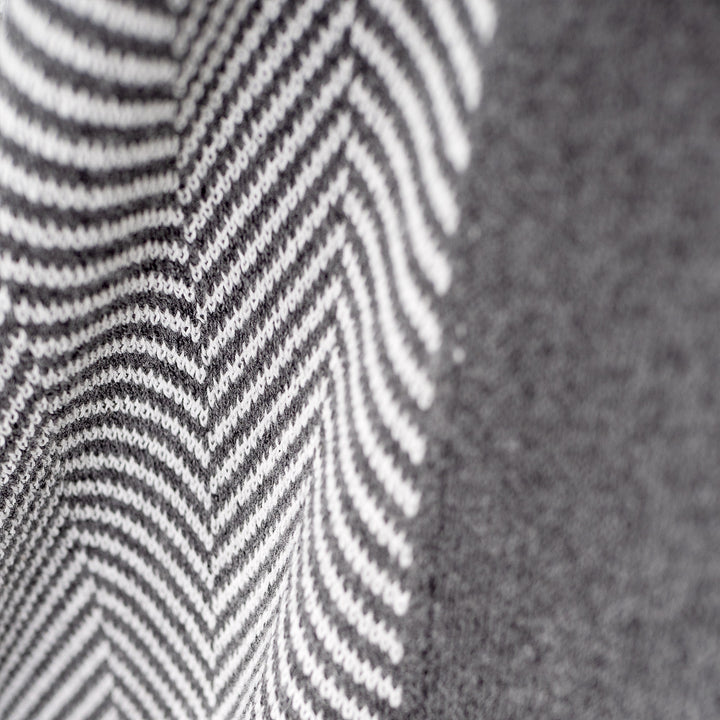 Coperta / Plaid - Lavorato a Maglia Tessuto a Spina di Pesce Grigio 04