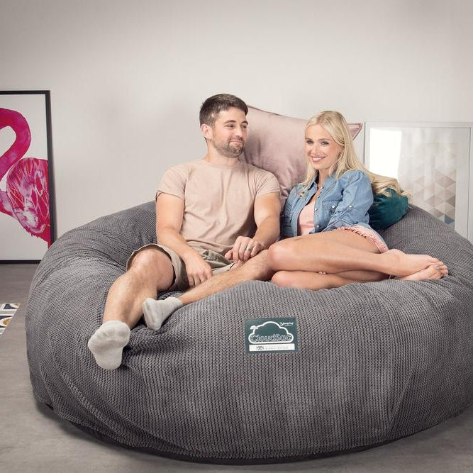 Lounge Pug, Pouf Sacco Gigante King Size XXL, C3000L CloudSac, Imbottito Di Fiocchi Di Lattice e Poliestere, Pompon Carbone Grigio