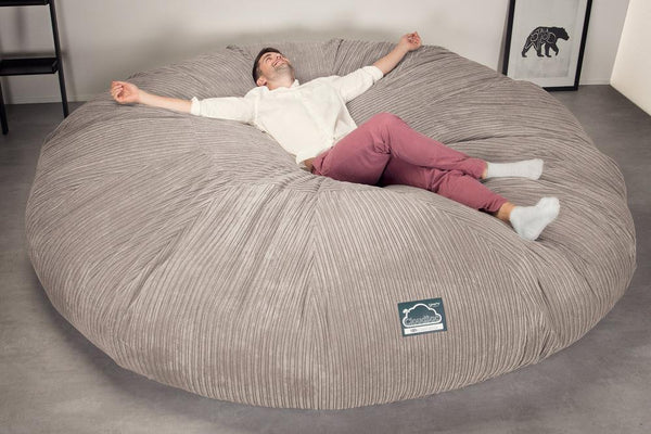 Pouf Sacco Gigante Titanico XXXXXL, C5000L CloudSac, Imbottito Di Fiocchi Di Lattice e Poliestere - Velluto a Coste Visone Fabric Close-up Image