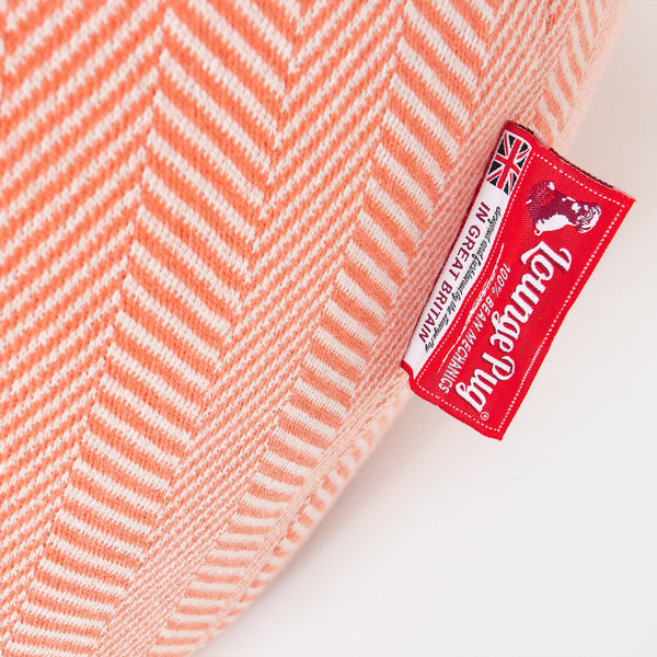 Poltrona Sacco Pouf 'Gioco' - Lavorato a Maglia Tessuto a Spina di Pesce Corallo Fabric Close-up Image