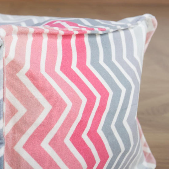 LOUNGE PUG - Pouf Poggiapiedi - Stampa Geometrica Chevron  Rosa