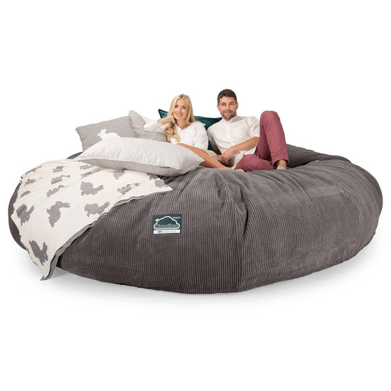 Lounge Pug, Pouf Sacco Gigante Titanico XXXXXL, C5000L CloudSac, Imbottito Di Fiocchi Di Lattice e Poliestere, Pompon Carbone Grigio