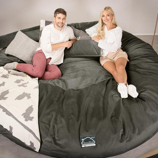 Lounge Pug, Pouf Sacco Gigante Titanico XXXXXL, C5000L CloudSac, Imbottito Di Fiocchi Di Lattice e Poliestere, Velluto Grafite